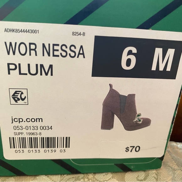 Worthington Nessa Plum Platform Booties! Size 6. Excellent condition! - Picture 6 of 11
